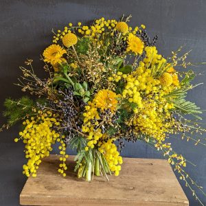 Dansk spring yellows bouquet